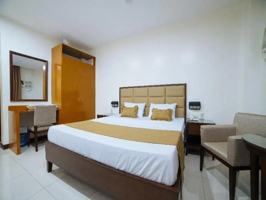 HMV City Gold Hotel